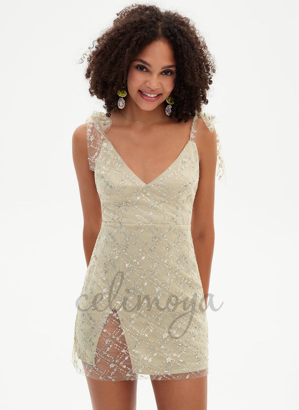 Sheath/Column V-Neck Short/Mini Sequin Dress With Sequins - 294684